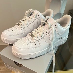 Nike Women’s Air Force 1 ‘07